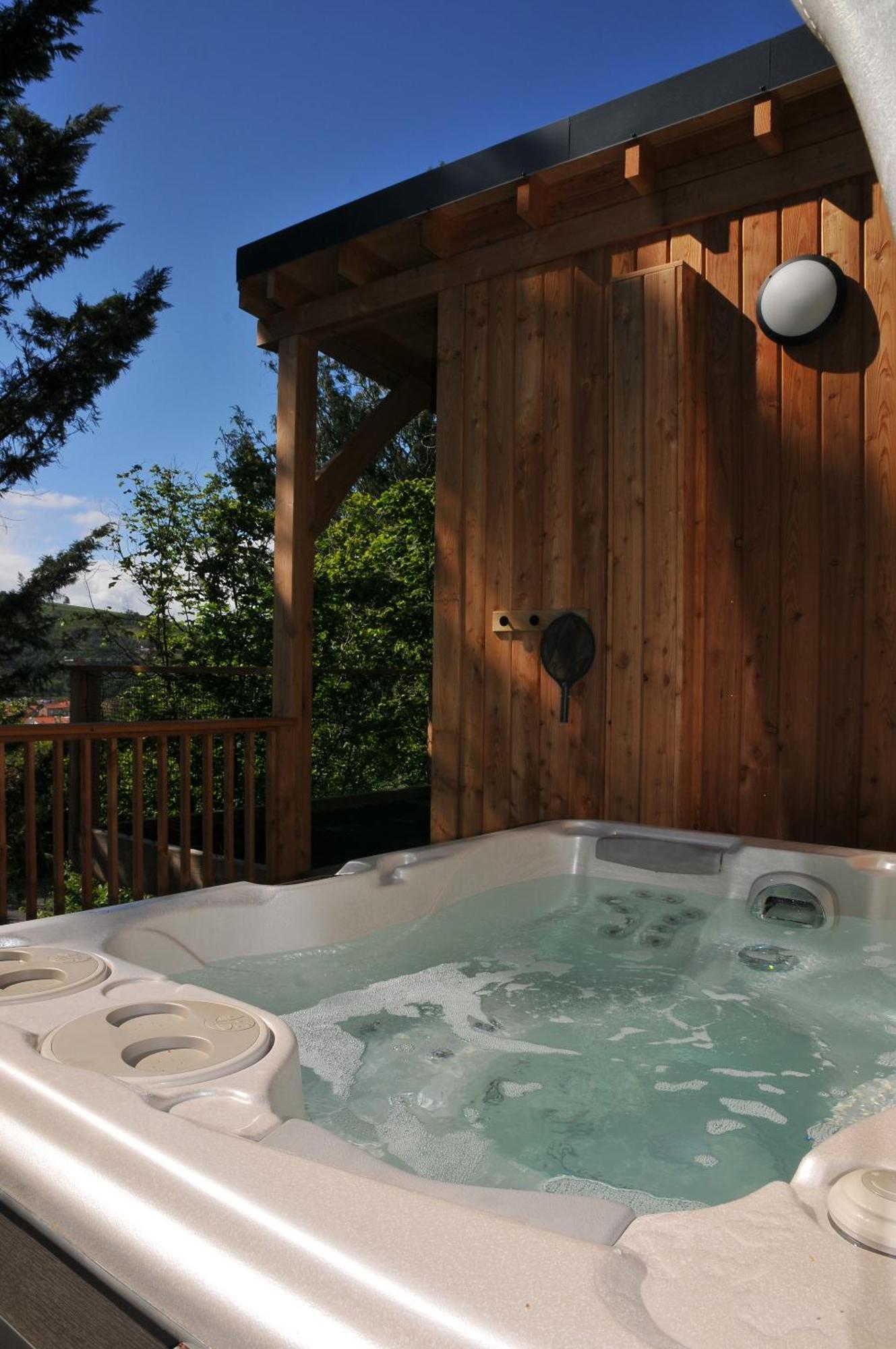Lodges Arverne Vic-le-Comte エクステリア 写真